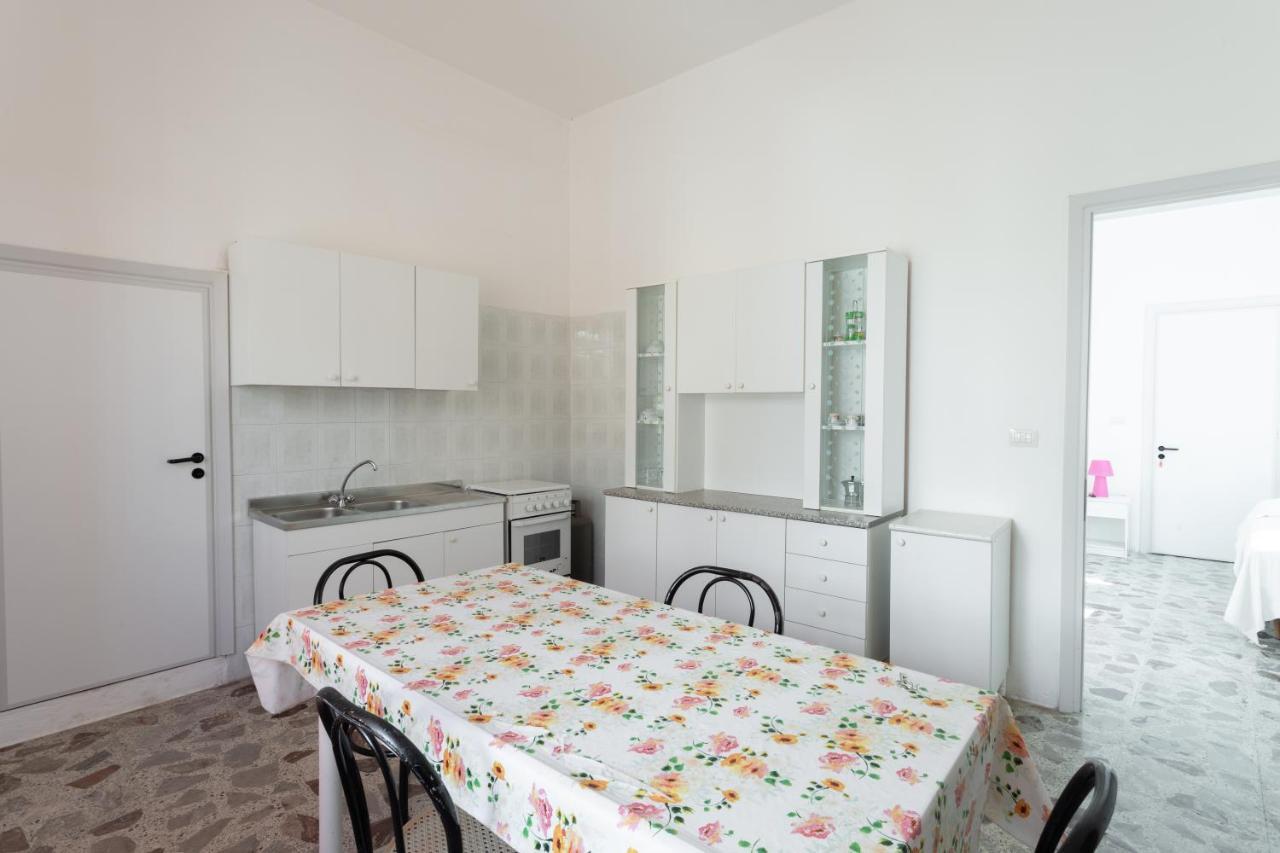 Appartamento fronte mare e spiaggia Torre Mozza Esterno foto